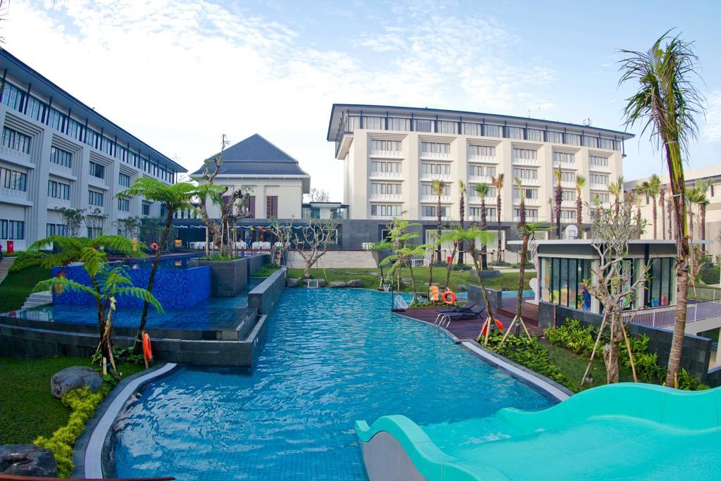 Harris Hotel & Conventions Malang Exterior foto