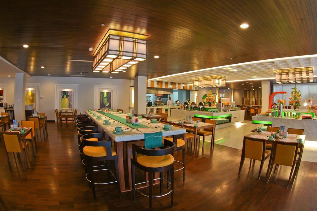 Harris Hotel & Conventions Malang Exterior foto
