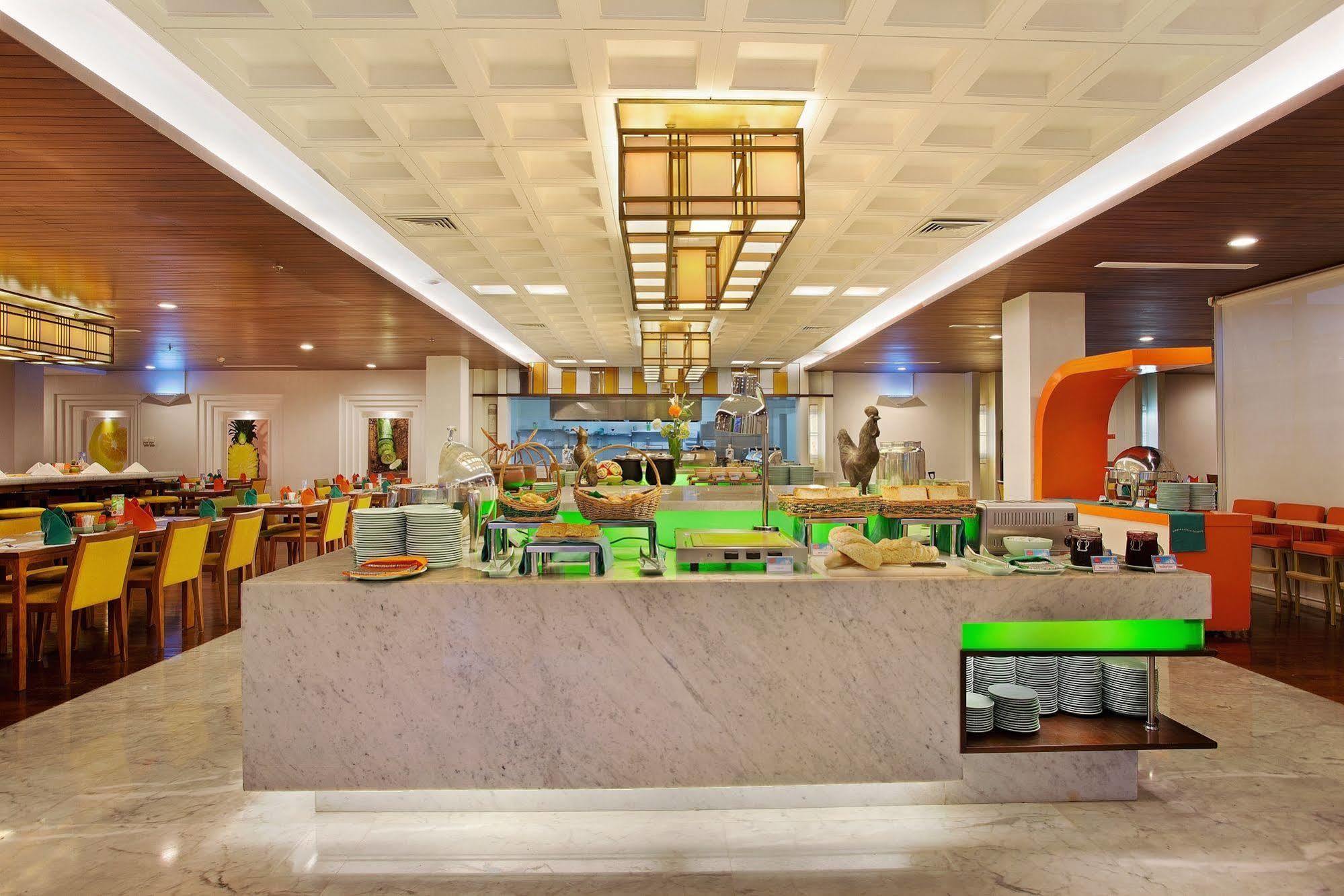 Harris Hotel & Conventions Malang Exterior foto